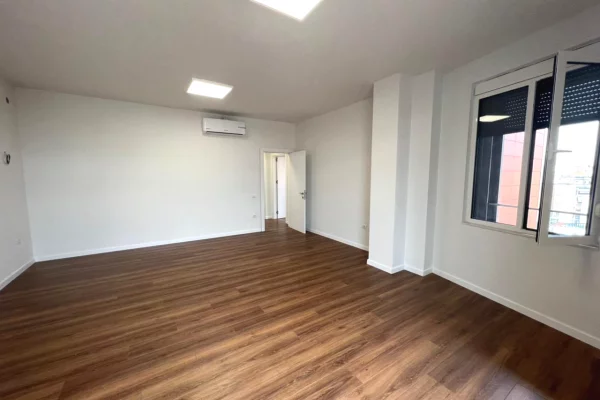 🏢✨ JEPET ME QIRA ZYRE – PERBALLE TOPTANI CENTER, QENDER TIRANE ✨🏢