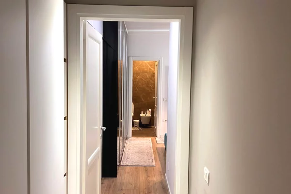 Shtepi ne shitje Apartament ne Tirane, 2+1, Mobilimi E mobiluar, Pagesa 287,000  Euro.