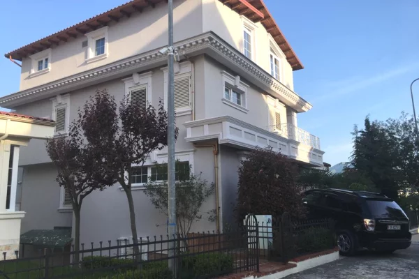 Shtepi me qera 5+1 ne Tirane - 3,000 Euro