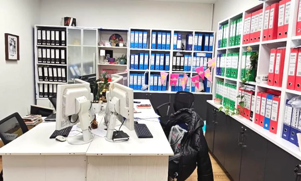 🏢 Jepet me Qira Ambient Zyre ne Bllok, prane Juvenilja