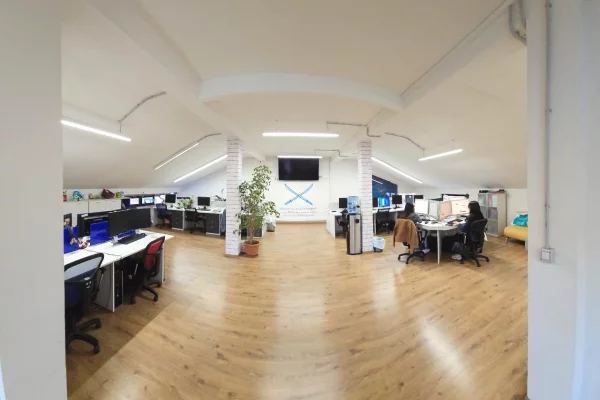 🏢 Jepet me Qira Ambient Zyre ne Bllok, prane Juvenilja