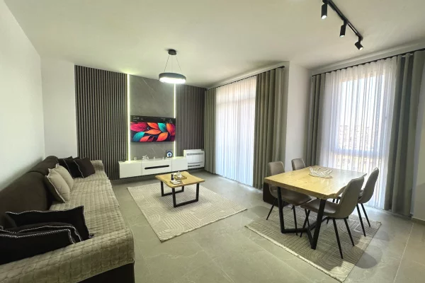 Shtepi me qera Apartament ne Tirane, 1+1, Mobilimi E mobiluar, Pagesa 60,000  Leke.