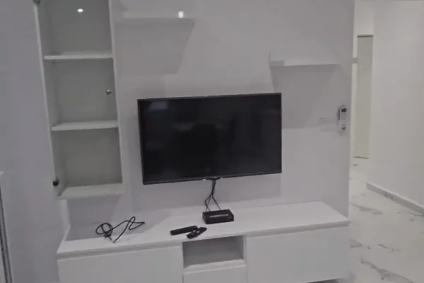 Shtepi me qera Shtepi Private ne Tirane, 1+1, Mobilimi E mobiluar, Pagesa 450  Euro.