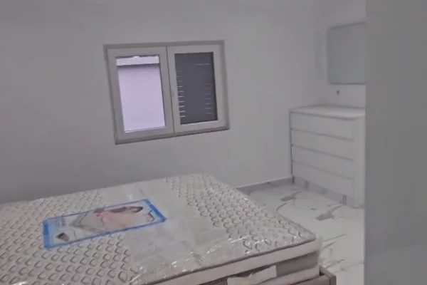 Shtepi me qera Shtepi Private ne Tirane, 1+1, Mobilimi E mobiluar, Pagesa 450  Euro.