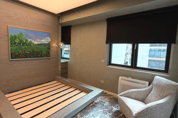 Shtepi ne shitje Apartament ne Tirane, 2+1, Mobilimi E mobiluar, Pagesa 600,000  Euro.