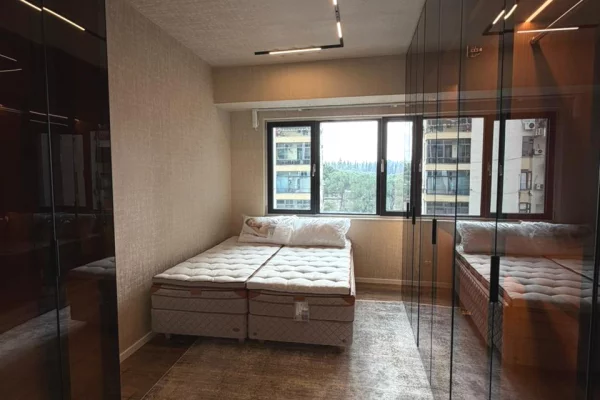 Shtepi ne shitje Apartament ne Tirane, 2+1, Mobilimi E mobiluar, Pagesa 600,000  Euro.