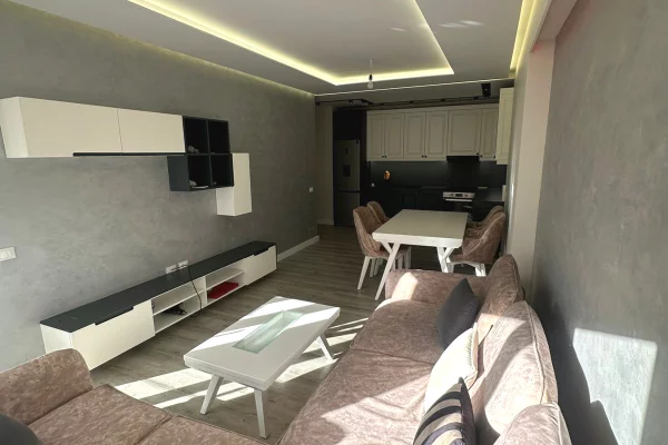 Shtepi ne shitje Apartament ne Tirane, 3+1, Mobilimi E mobiluar, Pagesa 200,000  Euro.