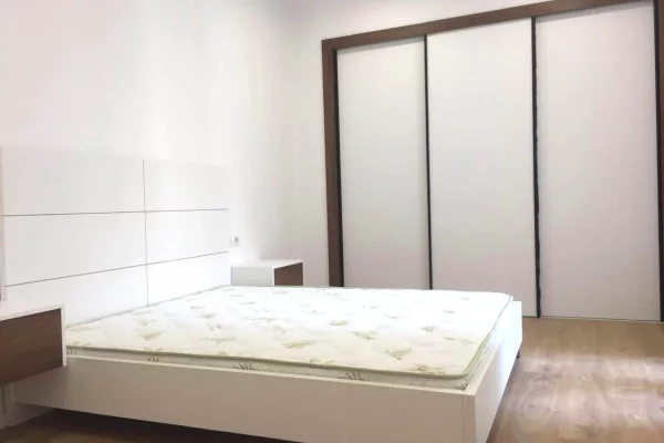 Shtepi me qera Apartament ne Tirane, 2+1, Mobilimi E mobiluar, Pagesa 70,000  Leke.