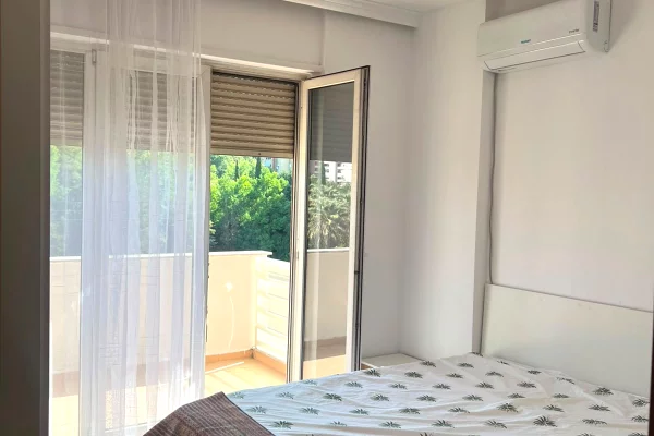 Shtepi me qera 1+1 ne Tirane - 60,000 Leke