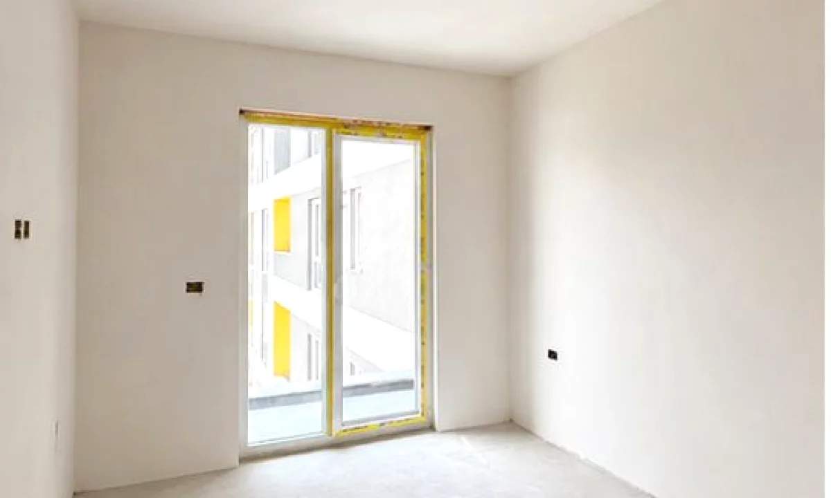 Shtepi ne shitje Apartament ne Tirane, 1+1, Mobilimi Bosh, pa mobiluar, Pagesa 97,000  Euro.