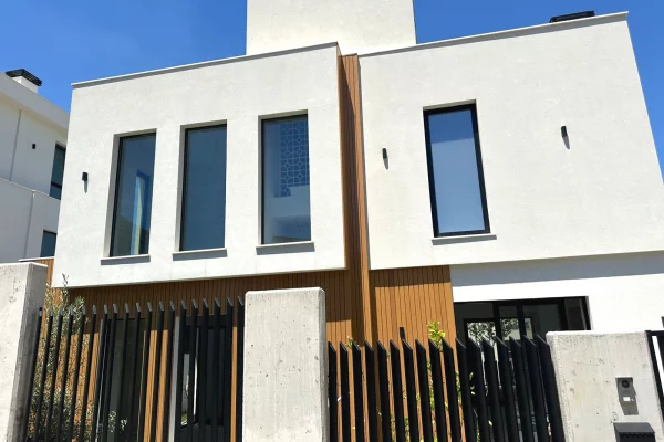 Shtepi ne shitje Vila Luksoze ne Tirane, 3+1, Mobilimi Bosh, pa mobiluar, Pagesa 750,000  Euro.