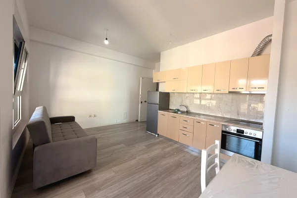 Shtepi me qera Apartament ne Tirane, 1+1, Mobilimi E mobiluar, Pagesa 40,000  Leke.
