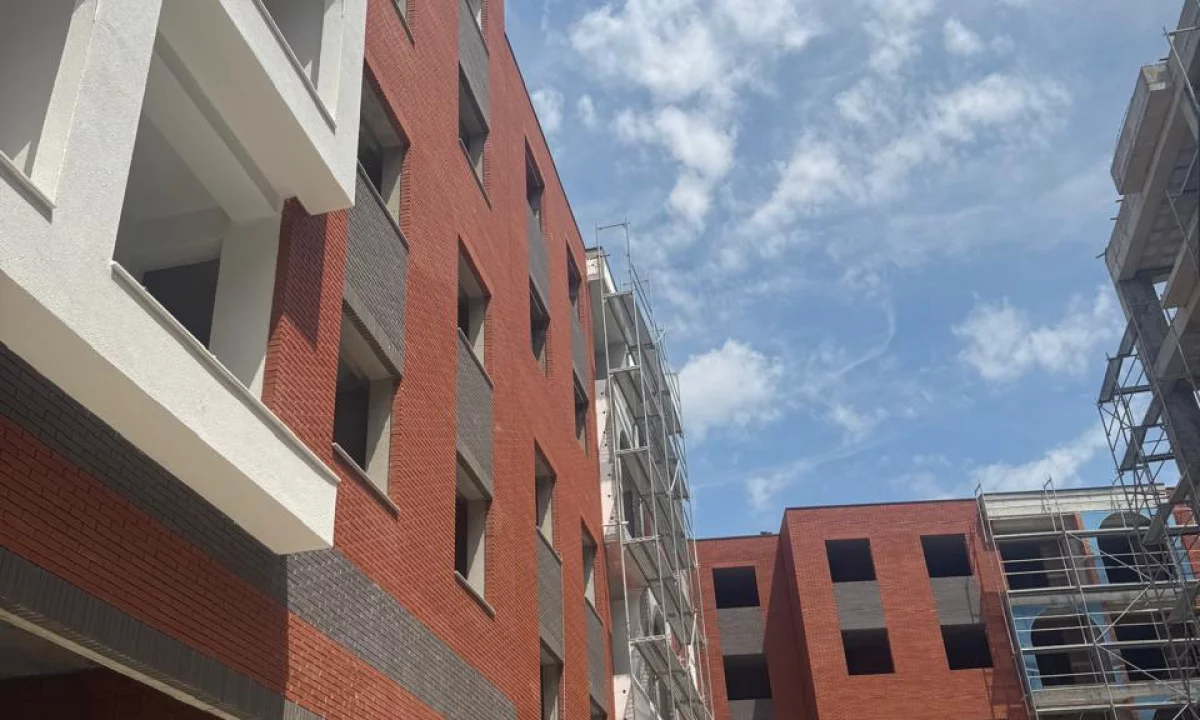 Shtepi ne shitje Apartament ne Tirane, 1+1, Mobilimi Bosh, pa mobiluar, Pagesa 58,710  Euro.
