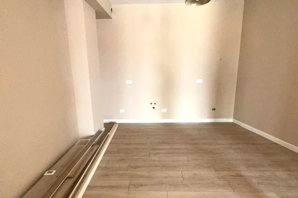 Shtepi ne shitje Apartament ne Tirane, 1+1, Mobilimi Bosh, pa mobiluar, Pagesa 149,700  Euro.