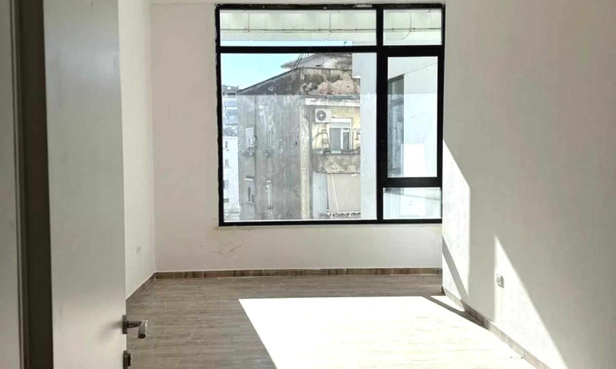 🏢 Zyre me Qira prane Qendres – Jepet per Here te Pare!