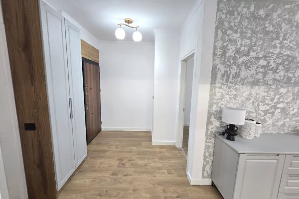 Shtepi ne shitje Apartament ne Tirane, 1+1, Mobilimi E mobiluar, Pagesa 12,100,000  Leke.