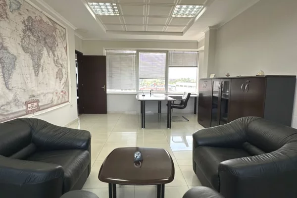 Ambient biznesi ne shitje 4+1 ne Tirane - 4,200,000 Euro
