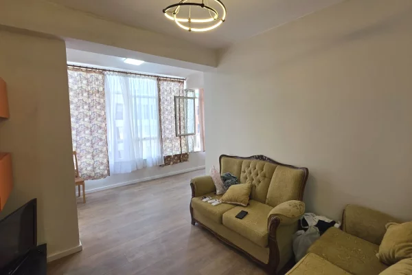 Shtepi ne shitje Apartament ne Tirane, 2+1, Mobilimi E mobiluar, Pagesa 125,000  Euro.