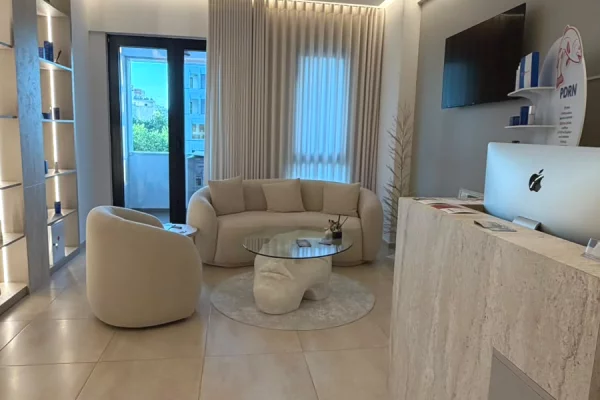 Ambient biznesi me qera 3+1 ne Tirane - 1,100 Euro