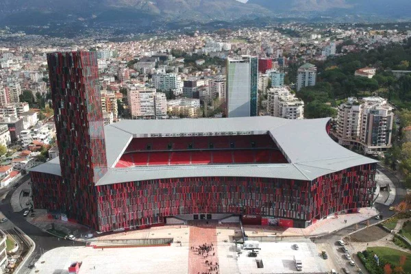 Ambient biznesi me qera 3+1 ne Tirane - 1,000 Euro