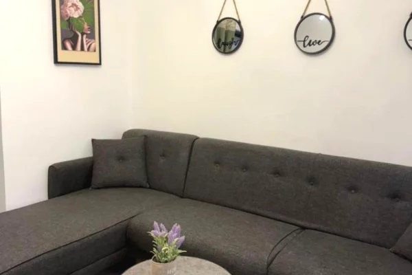 Shtepi ne shitje Apartament ne Durres, 1+1, Mobilimi E mobiluar, Pagesa 130,000  Euro.