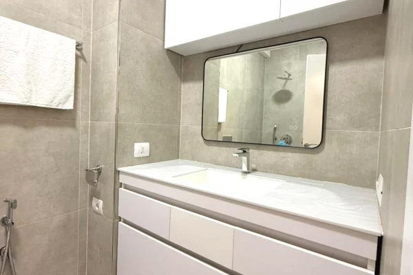 Shtepi me qera Apartament ne Tirane, 1+1, Mobilimi Bosh, pa mobiluar, Pagesa 800  Euro.