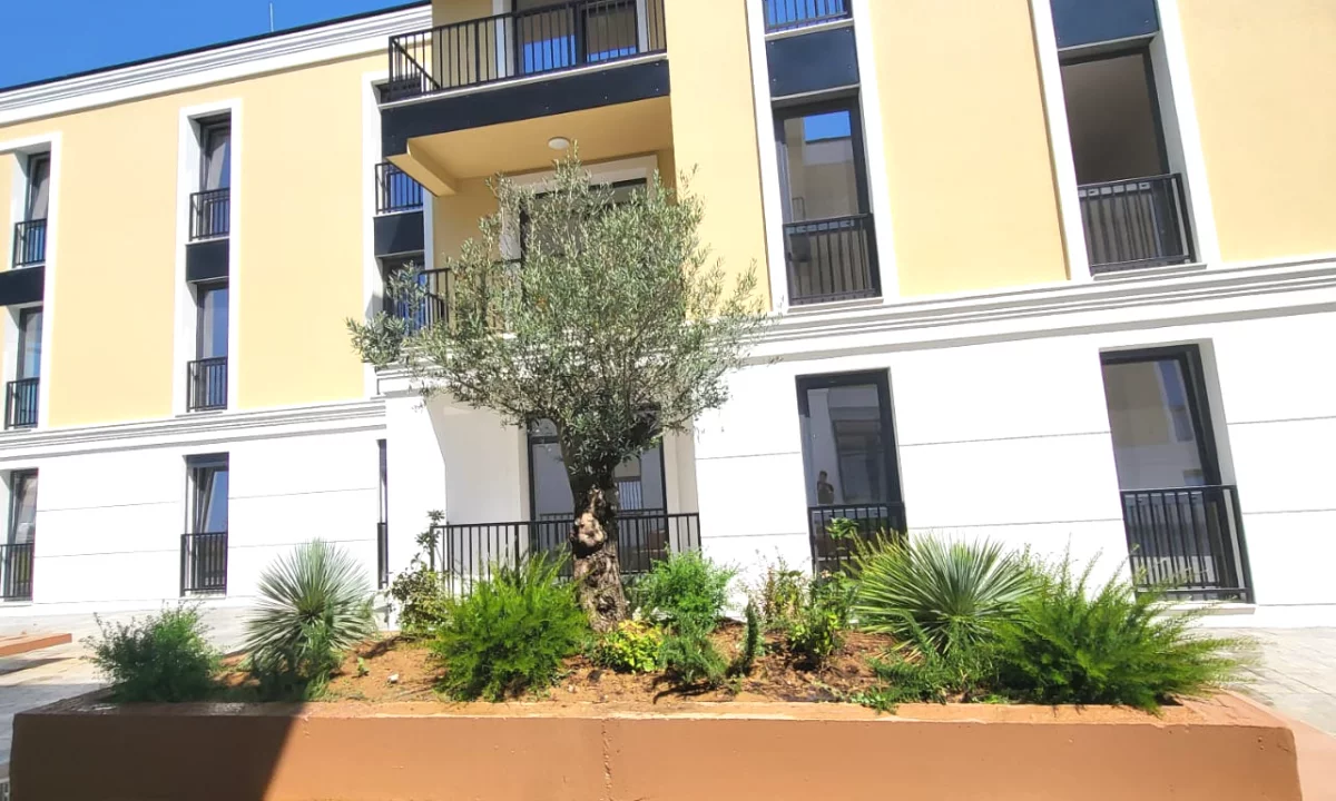 Shtepi ne shitje Apartament ne Tirane, 2+1, Mobilimi Bosh, pa mobiluar, Pagesa 212,220  Euro.