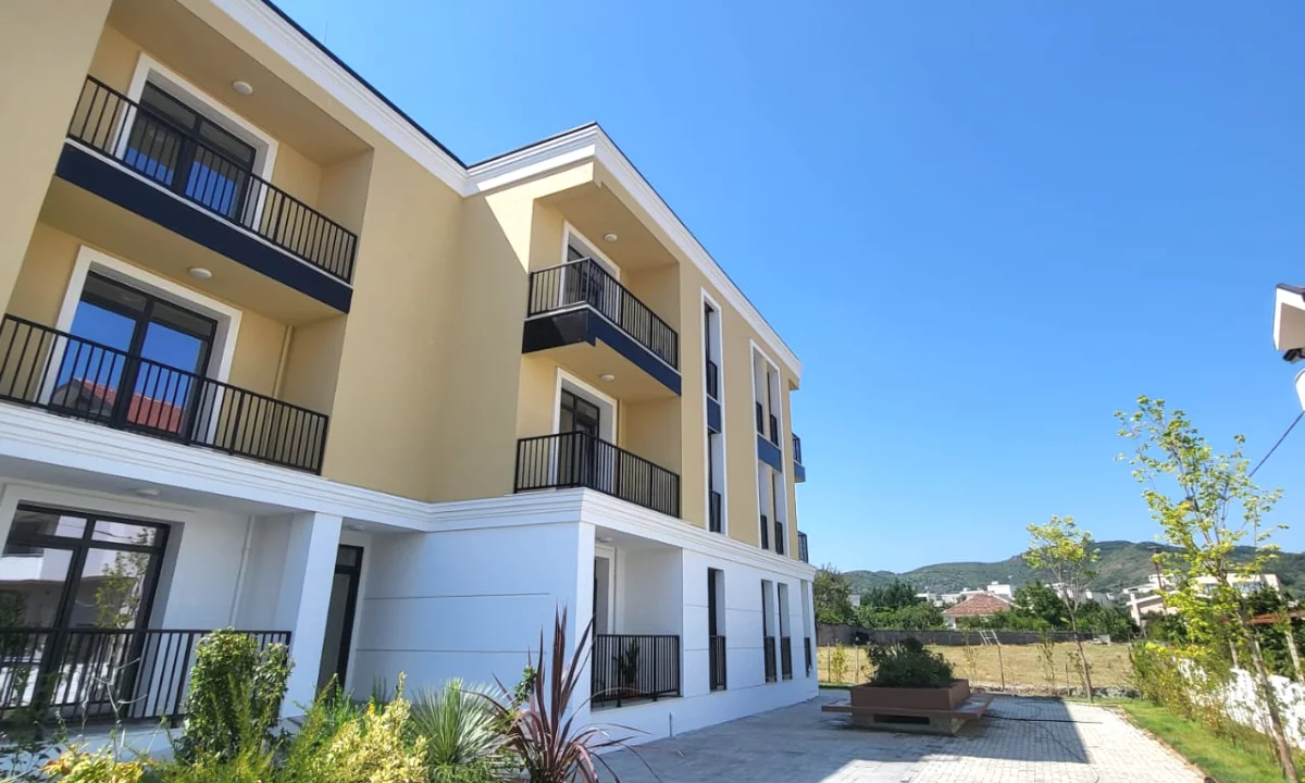 Shtepi ne shitje Apartament ne Tirane, 2+1, Mobilimi Bosh, pa mobiluar, Pagesa 154,100  Euro.