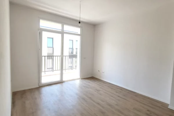 Shtepi ne shitje Apartament ne Tirane, 2+1, Mobilimi Bosh, pa mobiluar, Pagesa 154,100  Euro.