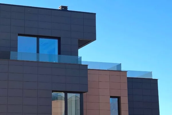 Shtepi ne shitje Vila Luksoze ne Tirane, 4+1, Mobilimi Bosh, pa mobiluar, Pagesa 780,000  Euro.