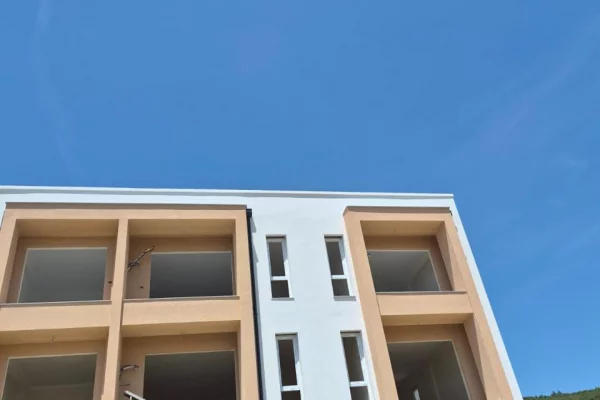 Shtepi ne shitje 1+1 ne Durres - 14,300,000 Leke