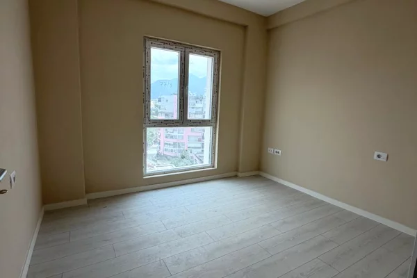 Shtepi ne shitje Apartament ne Tirane, 3+1, Mobilimi Bosh, pa mobiluar, Pagesa 319,260  Euro.