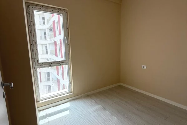Shtepi ne shitje Apartament ne Tirane, 3+1, Mobilimi Bosh, pa mobiluar, Pagesa 319,260  Euro.