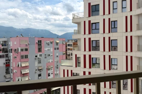 Shtepi ne shitje Apartament ne Tirane, 3+1, Mobilimi Bosh, pa mobiluar, Pagesa 319,260  Euro.