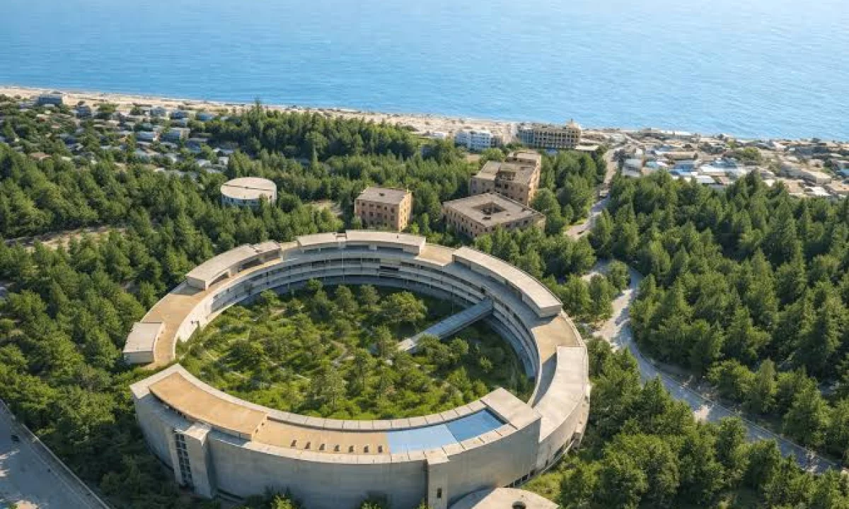 Shtepi ne shitje Apartament ne Himare, 2+1, Mobilimi Bosh, pa mobiluar, Pagesa 359,240  Euro.