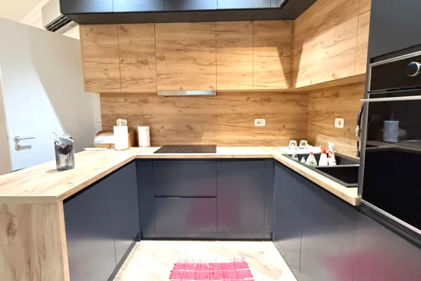 Shtepi ne shitje Apartament ne Tirane, 2+1, Mobilimi E mobiluar, Pagesa 225,000  Euro.