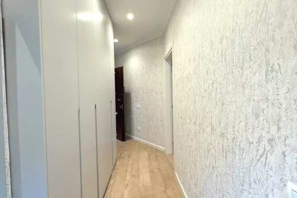Shtepi ne shitje Apartament ne Tirane, 2+1, Mobilimi E mobiluar, Pagesa 225,000  Euro.