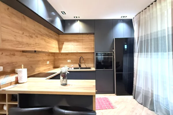 Shtepi ne shitje Apartament ne Tirane, 2+1, Mobilimi E mobiluar, Pagesa 225,000  Euro.