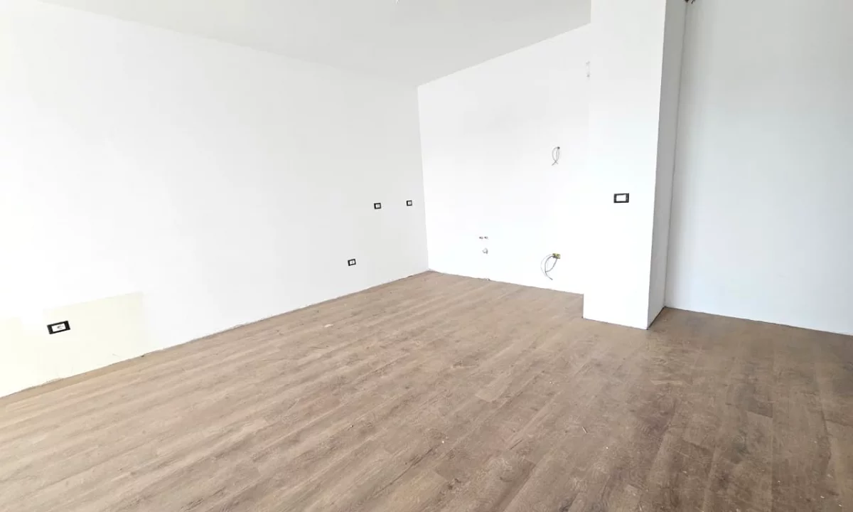 Apartment for sale in Tirana 1+1, Emty