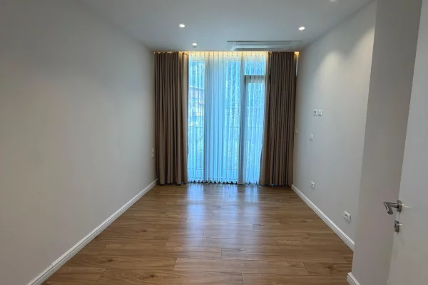 🏢 Ambient Zyrash me Qira | Lake View, Tirane