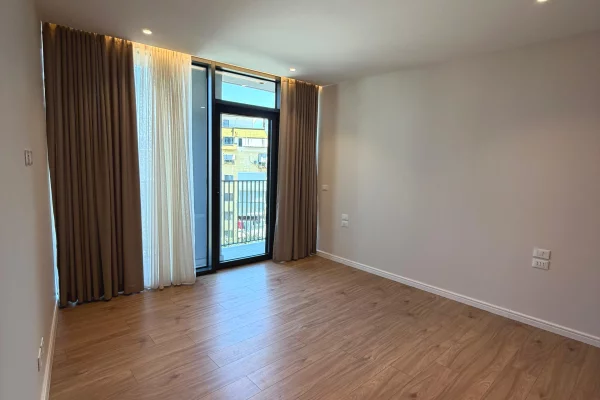 🏢 Ambient Zyrash me Qira | Lake View, Tirane