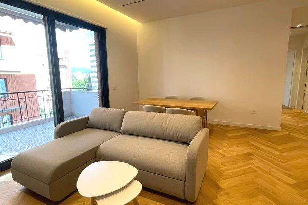 Shtepi me qera Apartament ne Tirane, 2+1, Mobilimi E mobiluar, Pagesa 1,500  Euro.