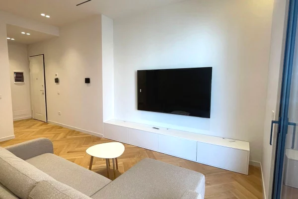 Shtepi me qera Apartament ne Tirane, 2+1, Mobilimi E mobiluar, Pagesa 1,500  Euro.