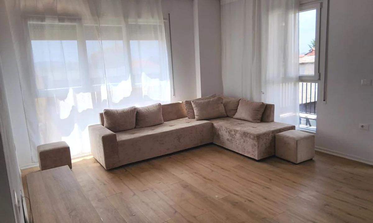 Shtepi me qera Apartament ne Tirane, 2+1, Mobilimi E mobiluar, Pagesa 60,000  Leke.