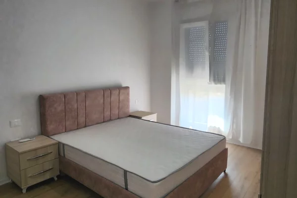 Shtepi me qera Apartament ne Tirane, 2+1, Mobilimi E mobiluar, Pagesa 60,000  Leke.