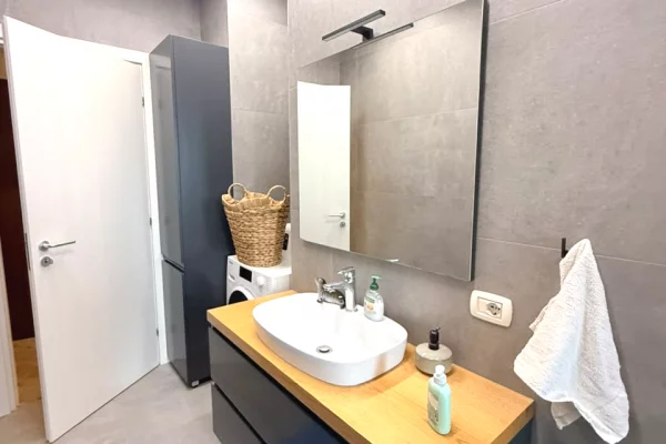 Shtepi me qera Apartament ne Tirane, 2+1, Mobilimi E mobiluar, Pagesa 600  Euro.