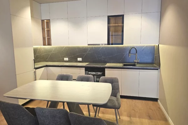 Shtepi me qera Apartament ne Tirane, 2+1, Mobilimi E mobiluar, Pagesa 1,500  Euro.