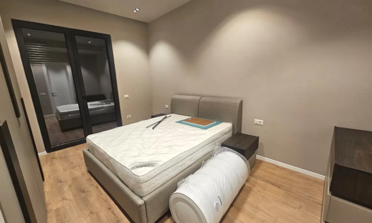 Shtepi me qera Apartament ne Tirane, 2+1, Mobilimi E mobiluar, Pagesa 1,500  Euro.