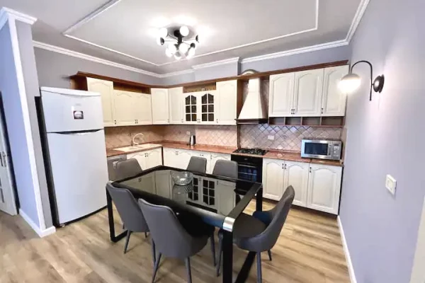 Shtepi me qera Apartament ne Tirane, 2+1, Mobilimi E mobiluar, Pagesa 1,000  Euro.
