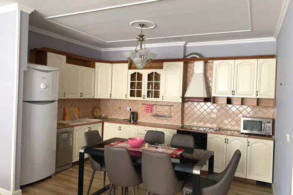 Shtepi me qera Apartament ne Tirane, 2+1, Mobilimi E mobiluar, Pagesa 1,000  Euro.